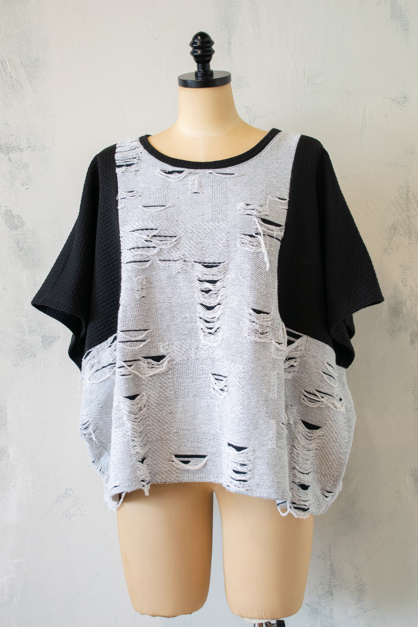 Beau Jours: Two Tone Pullover