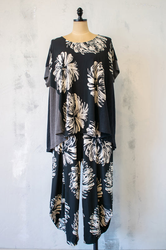 Alembika; Floral Print Black and White Top