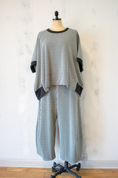 Alembika; Black and White Check Knit Pullover