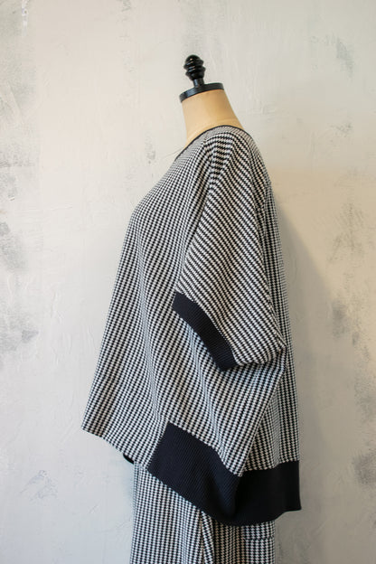 Alembika; Black and White Check Knit Pullover