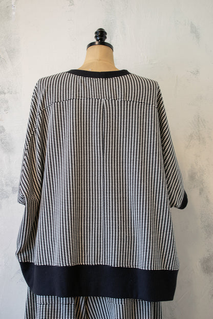Alembika; Black and White Check Knit Pullover