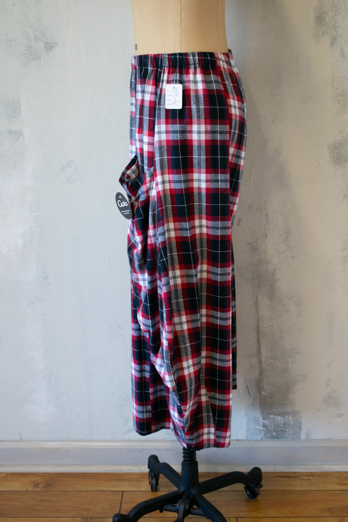 Eleven Stitch: NWT, Flannel Plaid Double Pocket Pant