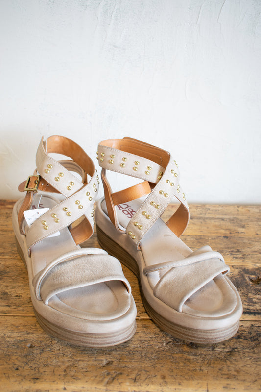 AS98: Bone Leather Sandal with Adjustable Straps