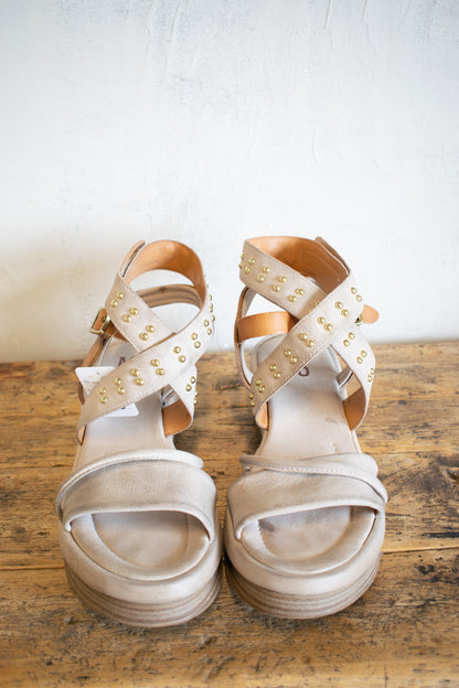 AS98: Bone Leather Sandal with Adjustable Straps