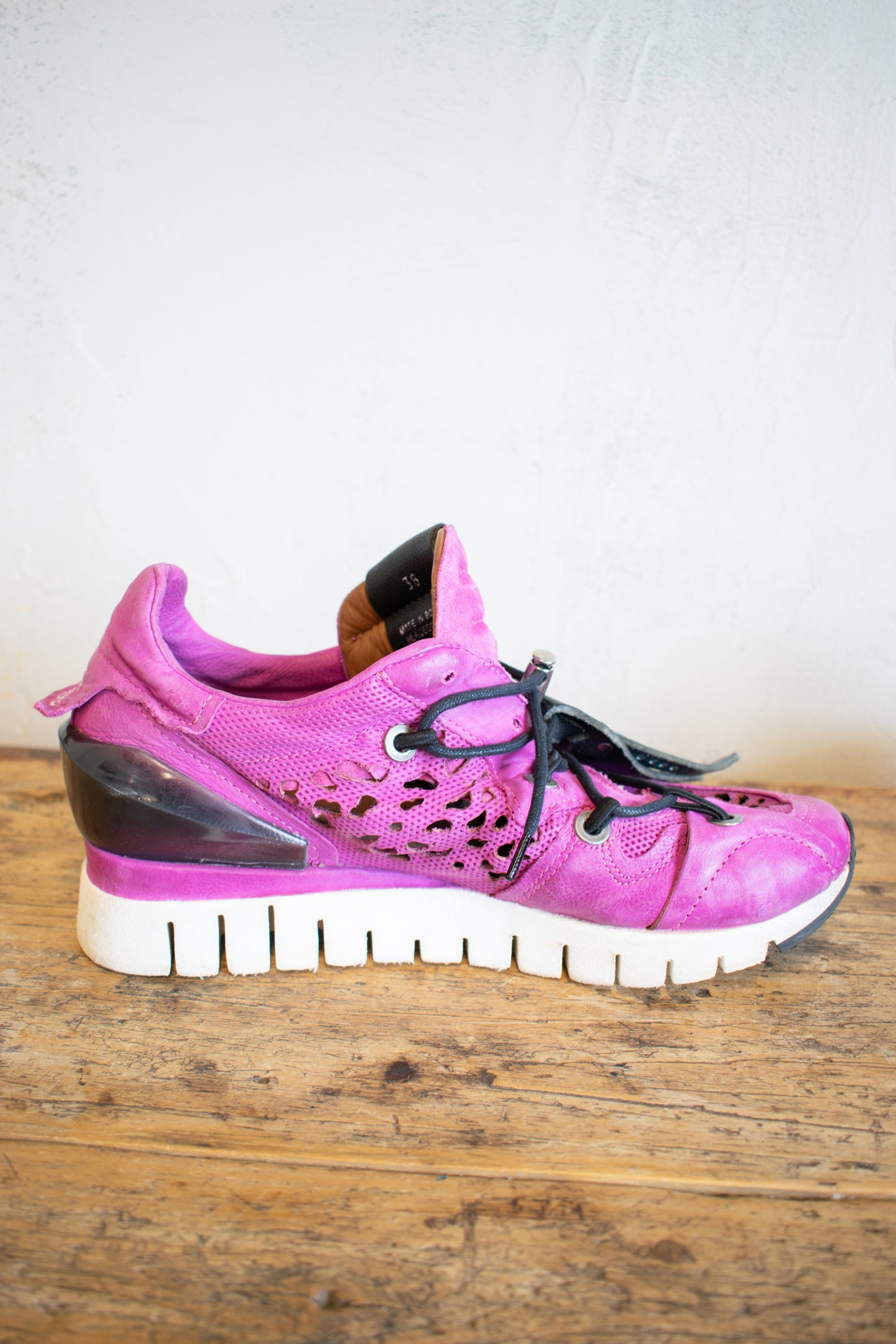 AS98: Fuchsia Leather Cutout Sneaker