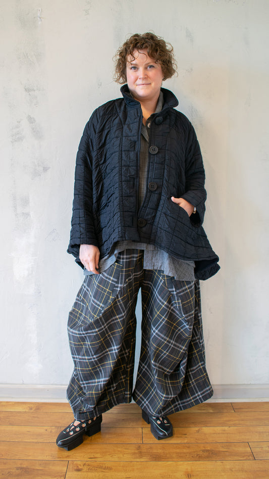 Quilted Peter Pan Swing Jacket in Black