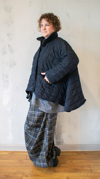 Quilted Peter Pan Swing Jacket in Black