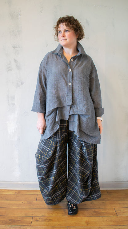 Folded Pullover Shirt in Grey Bubble