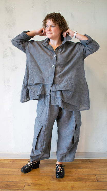 Folded Pullover Shirt in Grey Bubble