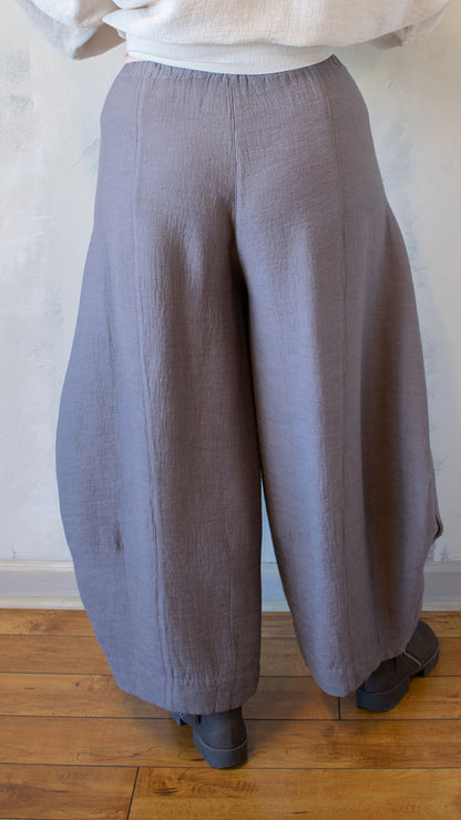 Double Pocket Pant in Pintuck Woven (Multiple Colors)