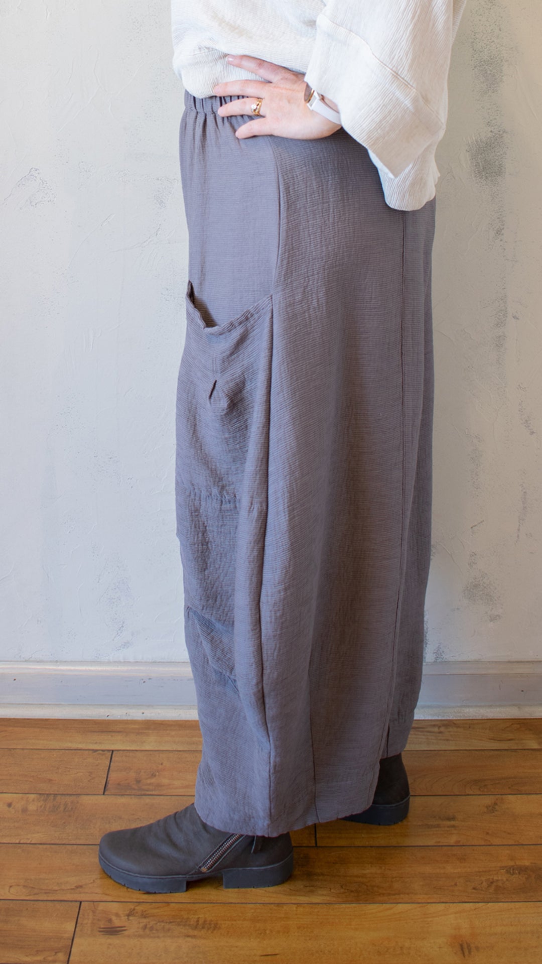 Double Pocket Pant in Pintuck Woven (Multiple Colors)