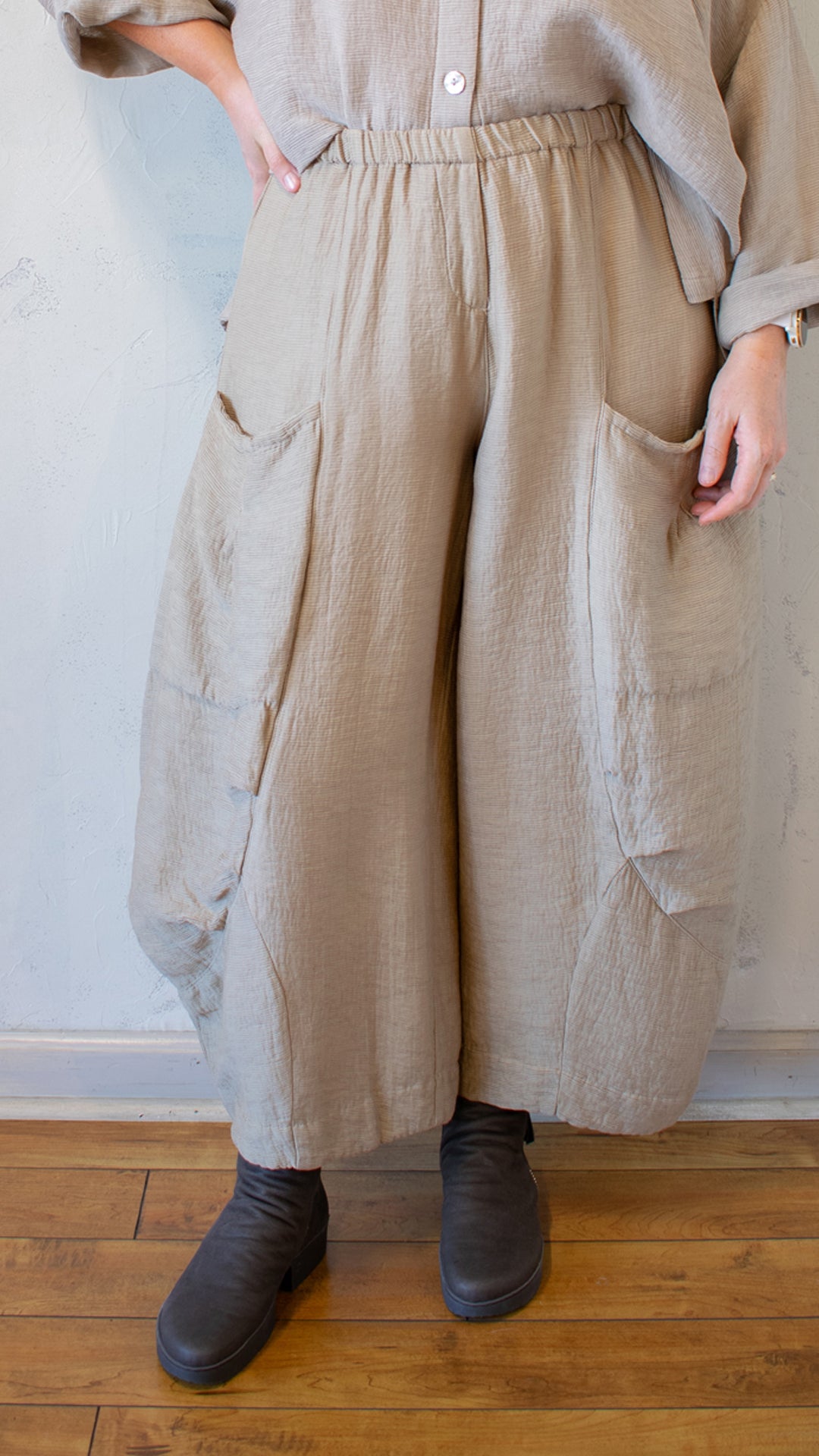 Double Pocket Pant in Pintuck Woven (Multiple Colors)
