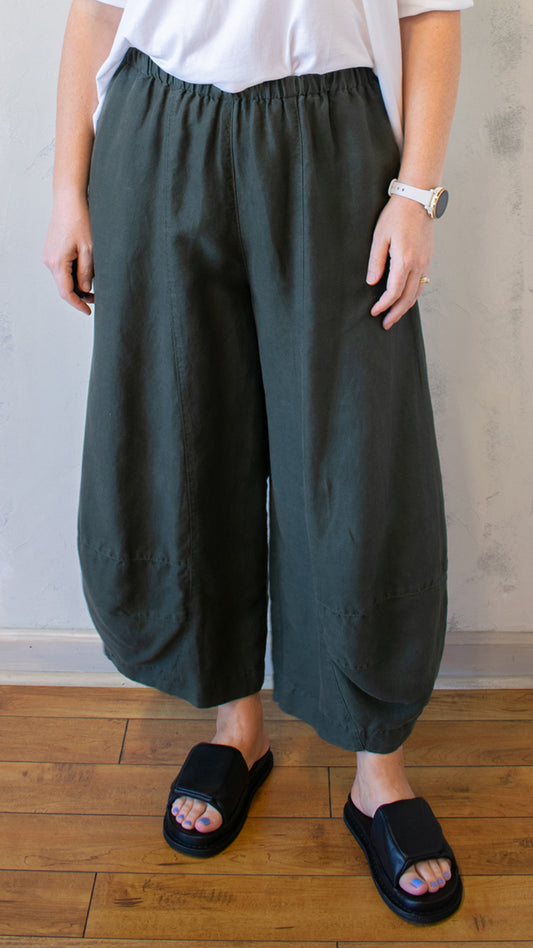 Tucked Hem Pant (Multiple Colors)