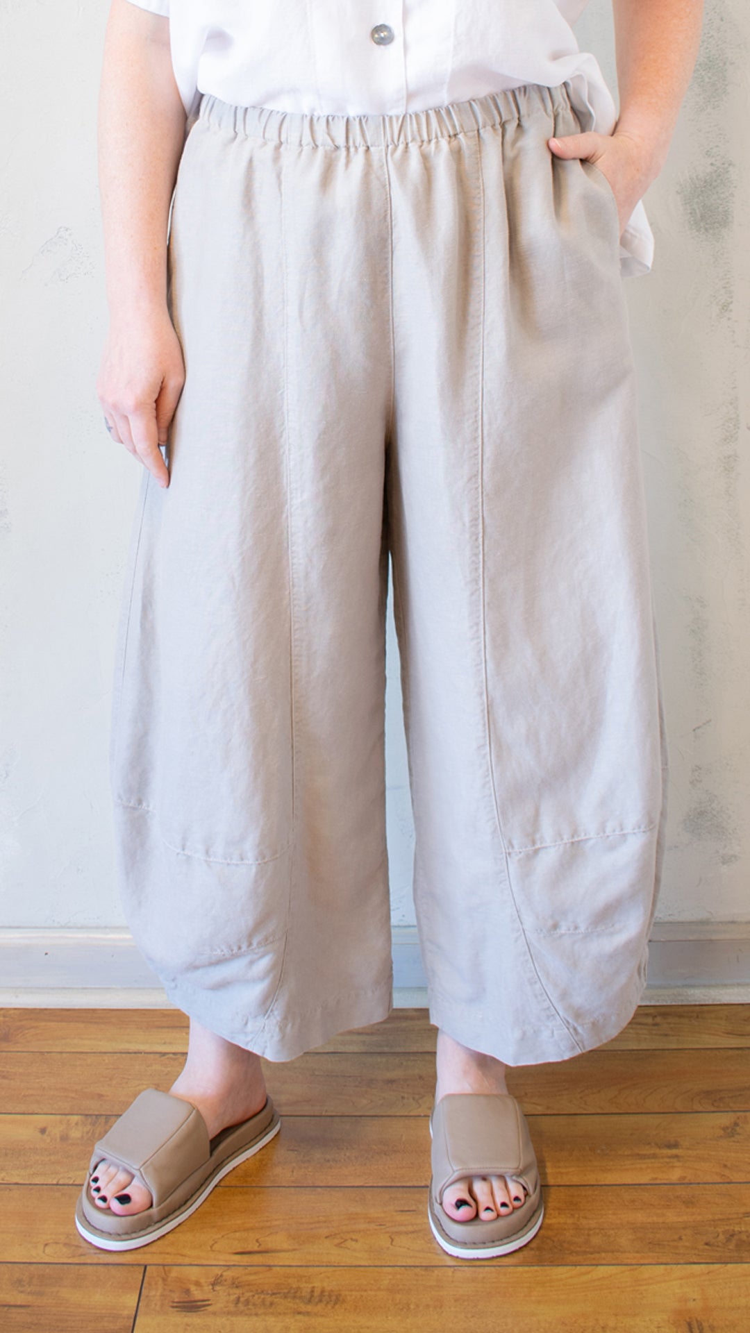 Tucked Hem Pant (Multiple Colors)