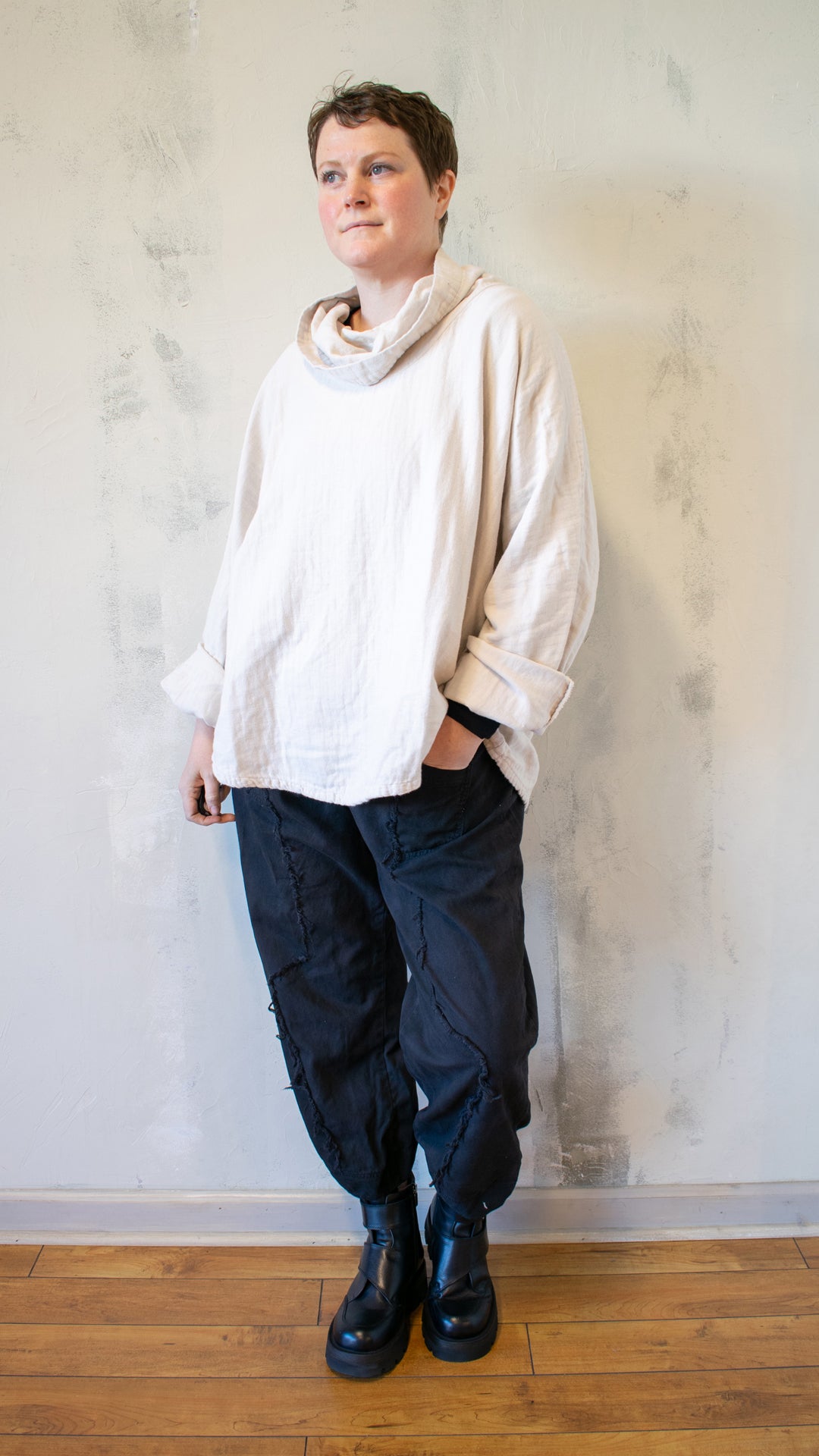 Shay Pullover in Ashby White