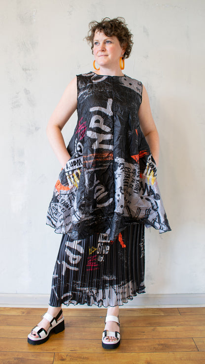 Pleated Skirt in Graffiti Print