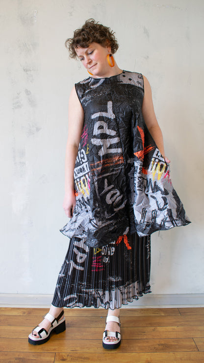 Pleated Skirt in Graffiti Print