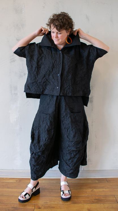 Boxy Crinkle Top in Black