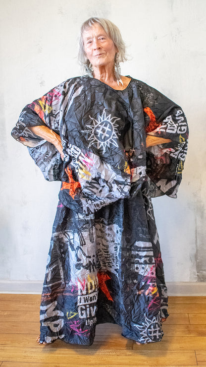 Pillow Top in Black Graffiti