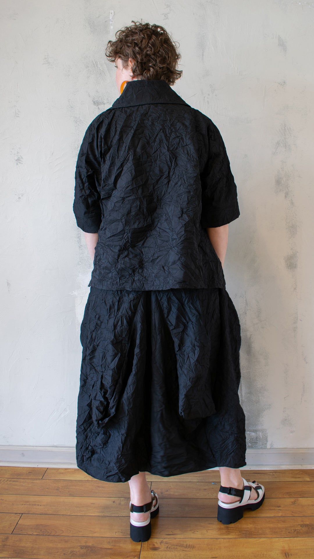 Boxy Crinkle Top in Black