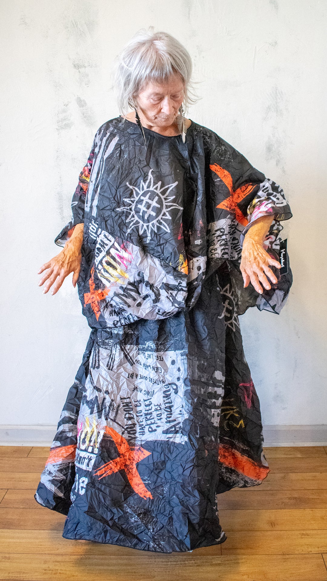 Pillow Top in Black Graffiti