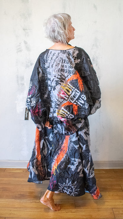 Pillow Top in Black Graffiti