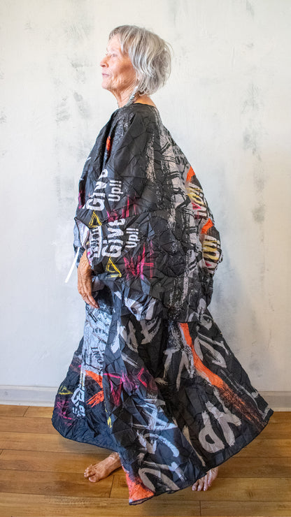 Pillow Top in Black Graffiti