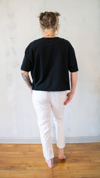 Octopus in Meta Glasses Cropped Tee