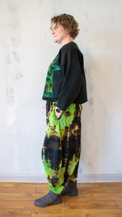 Lady Liberty Cropped Sweatshirt (Multiple Colors)