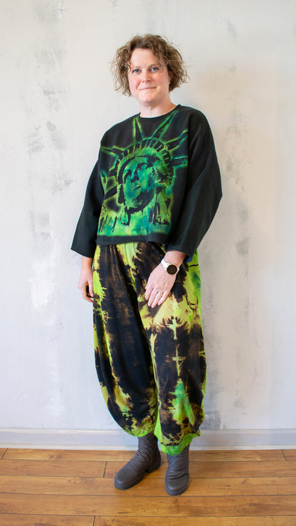 Lady Liberty Cropped Sweatshirt (Multiple Colors)