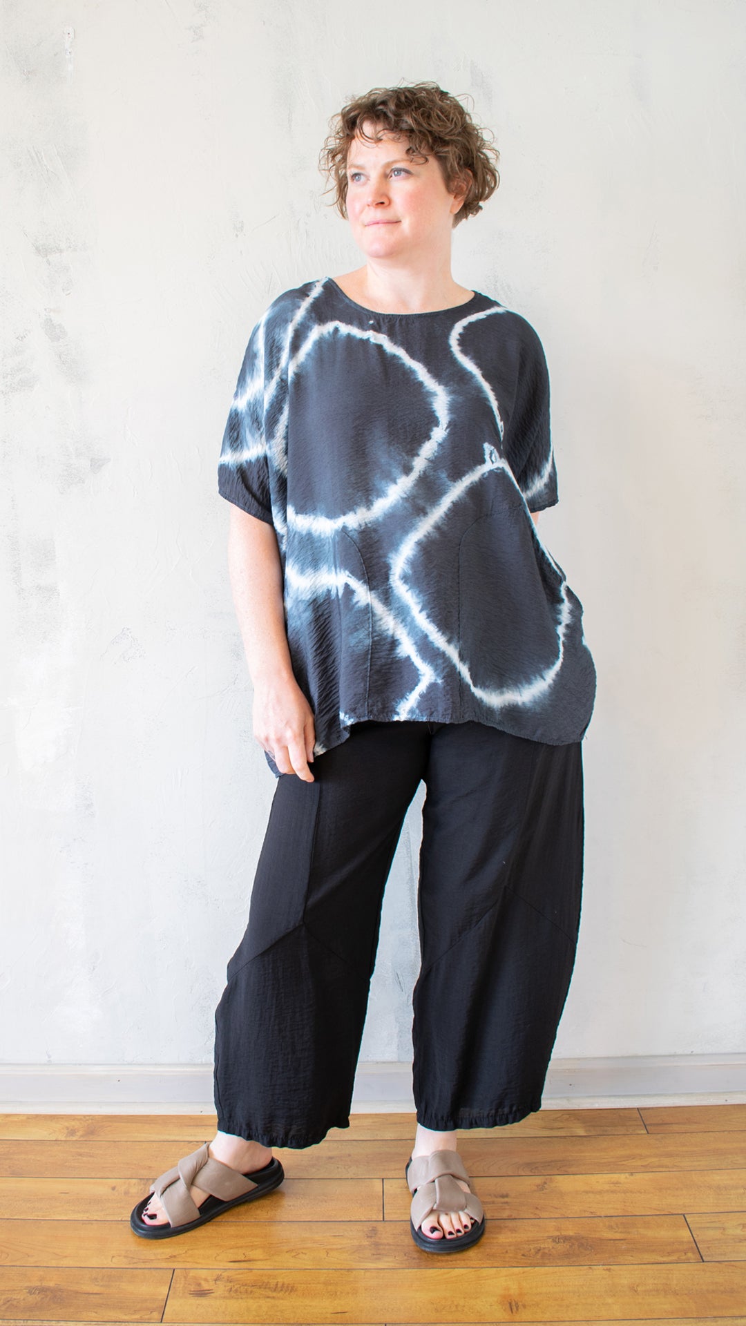 Parachute Shibori Pocket Top in Black