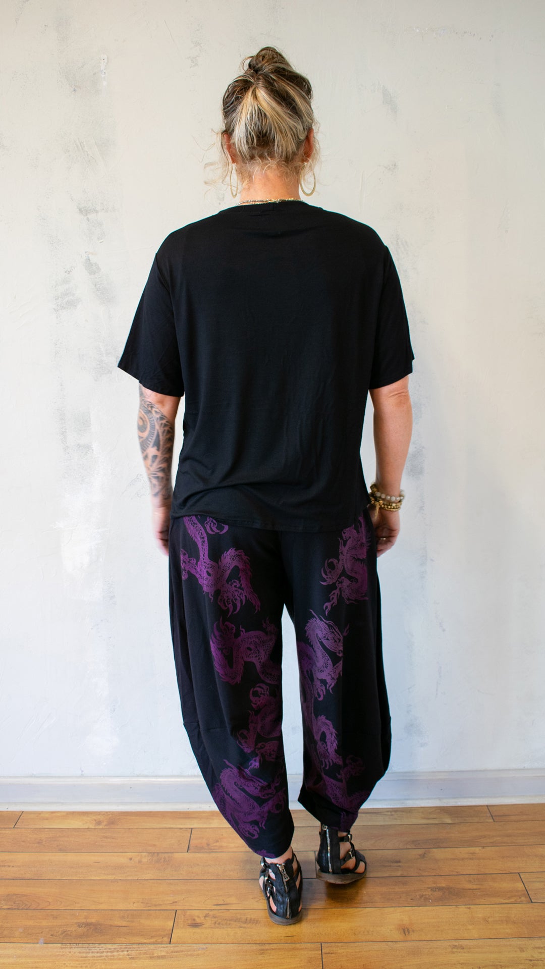 Rose Boyfriend Tee in Purple