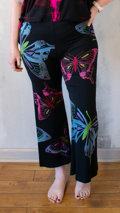 Crop Flare Leg in Multi Butterfly