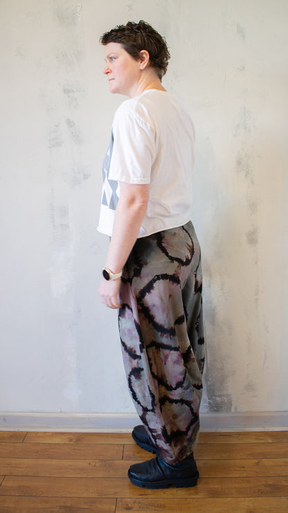 HUH Tee in Grey/White