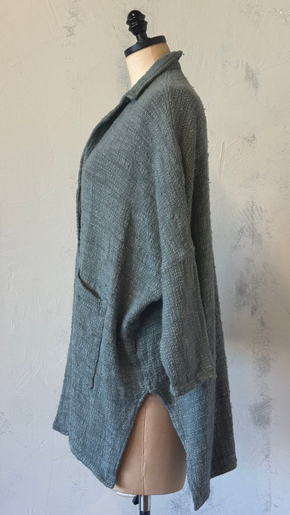 La bottega Over Coat in color "Eucailpto"