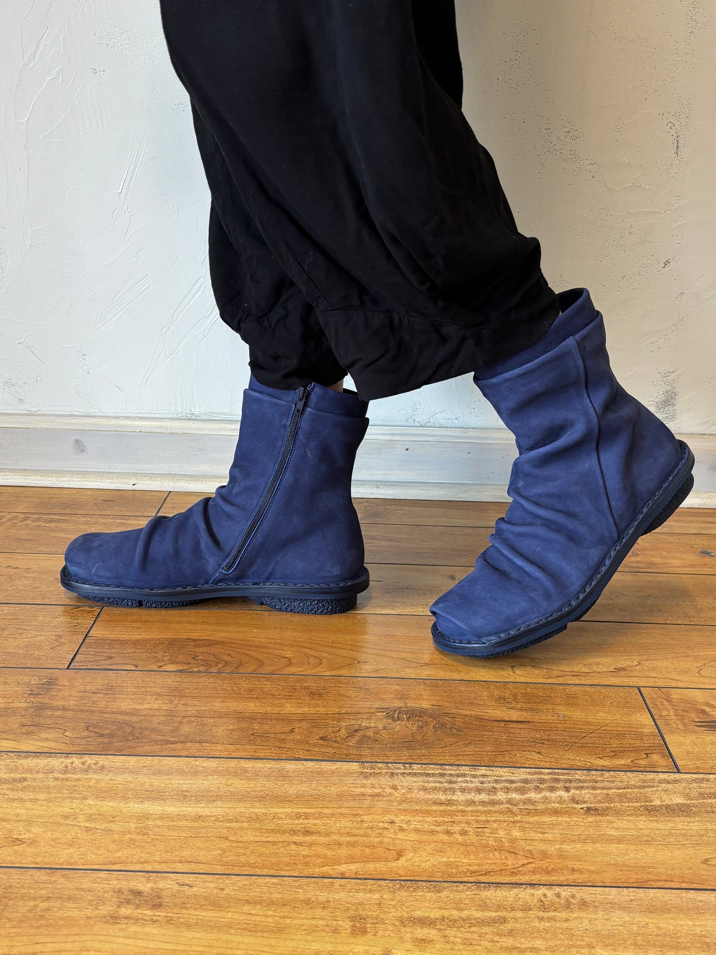 Juice Boot in Navy Suede