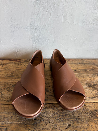 Laniey Sandal in Luggage