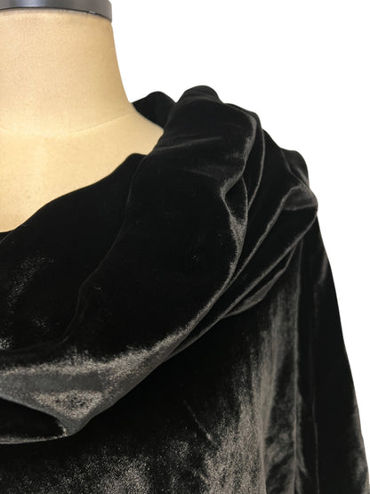 Edin Top in Velvet in Black