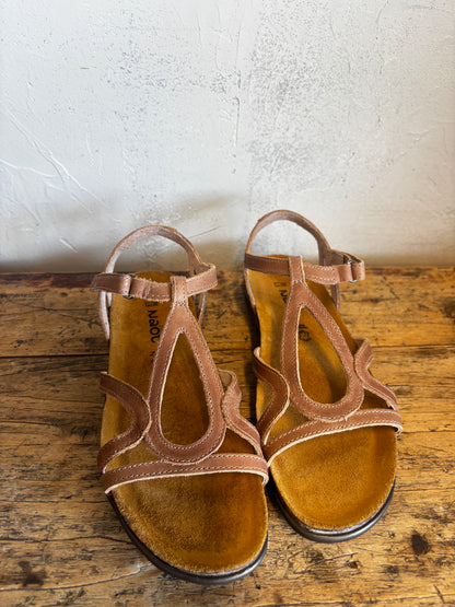 Dorith Sandal in Latte Brown
