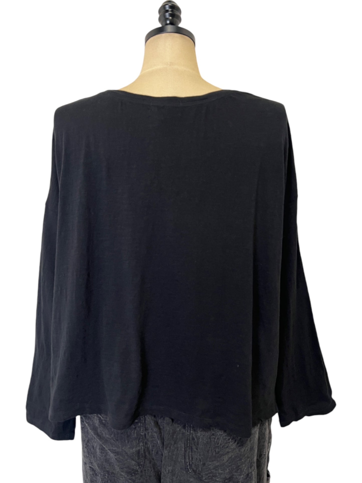 Crop Solid T-Shirt in Black