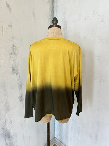 Ombre Box T in Olive
