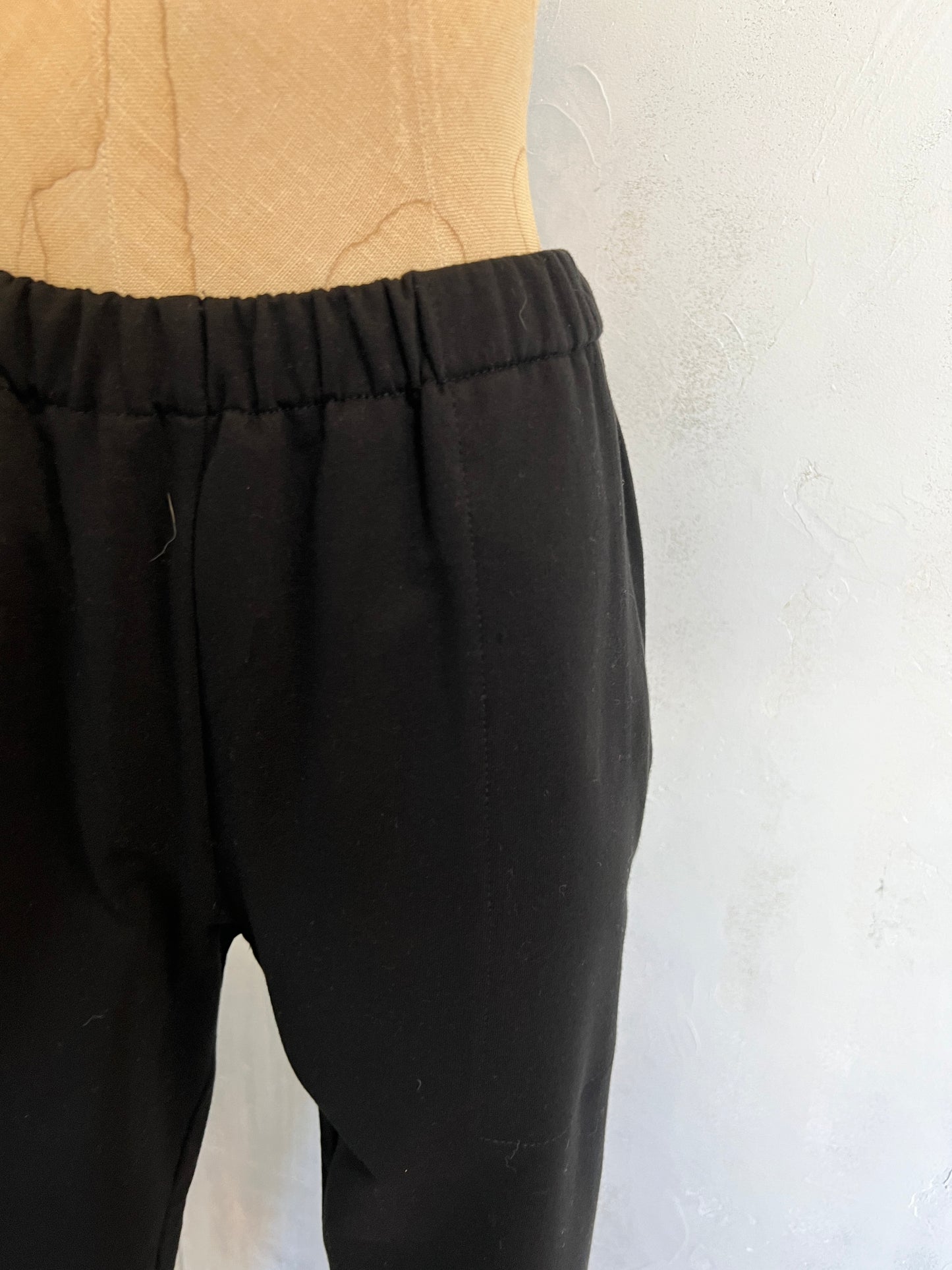 Basic Terry Pant in Black