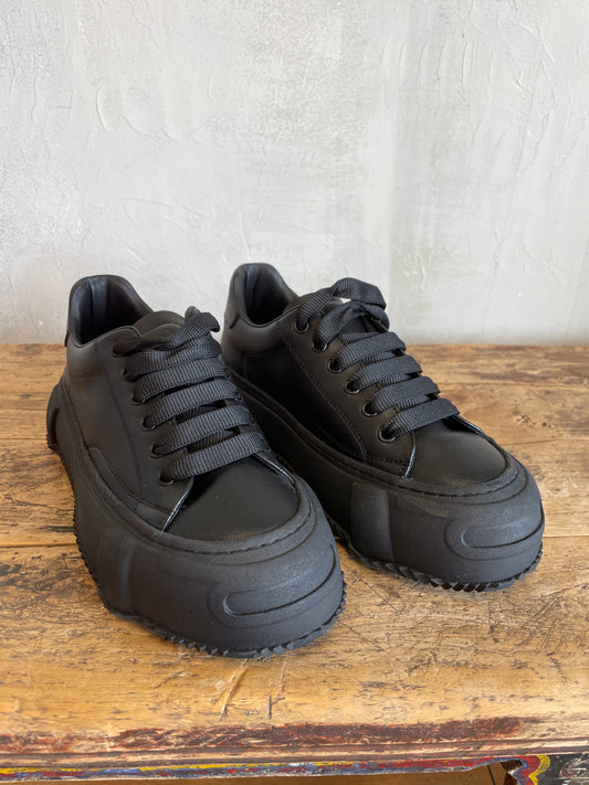 Low Top Sneaker