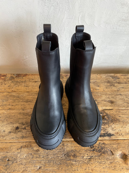 High Chelsea Boot