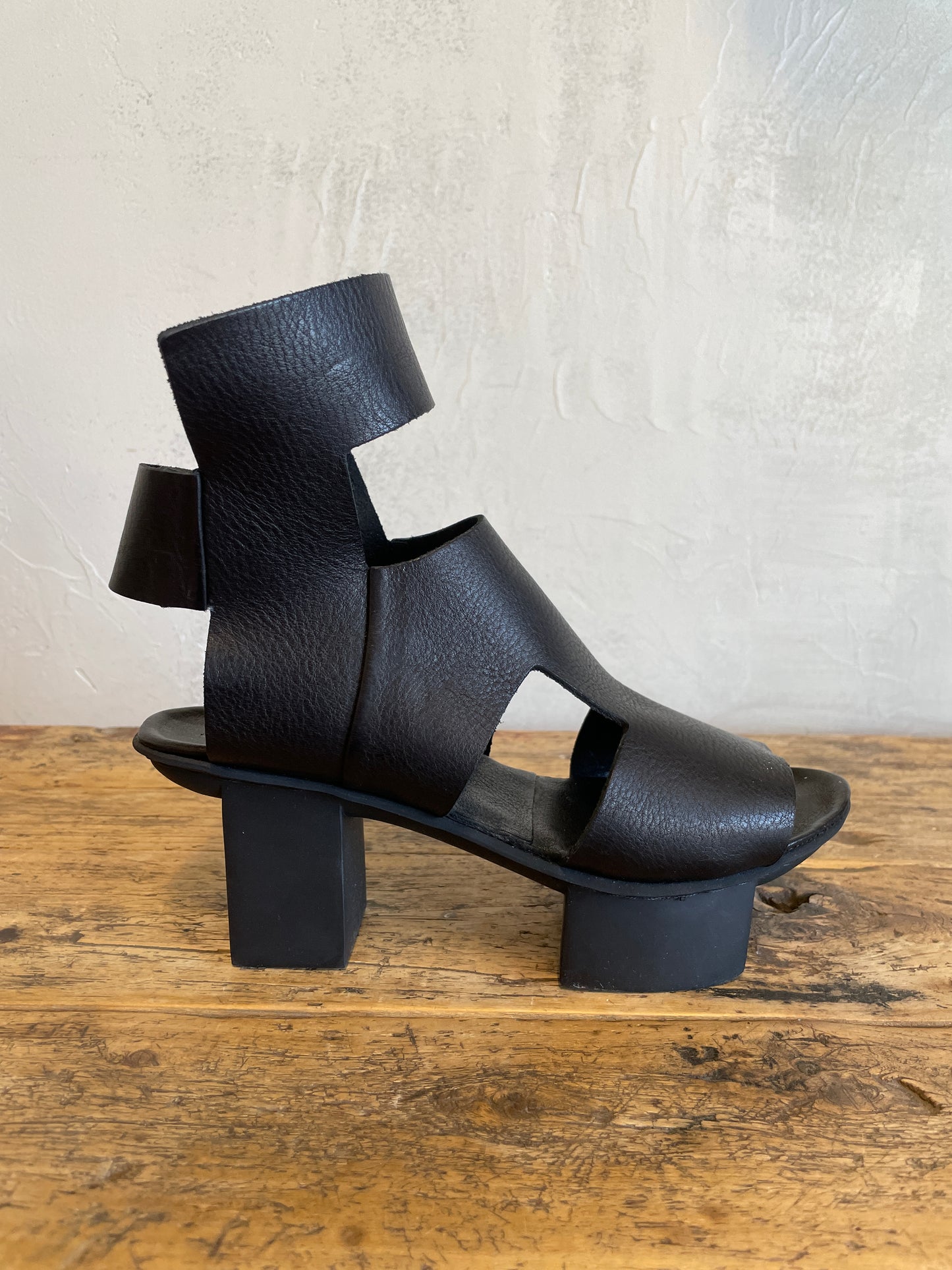 Schema in Black