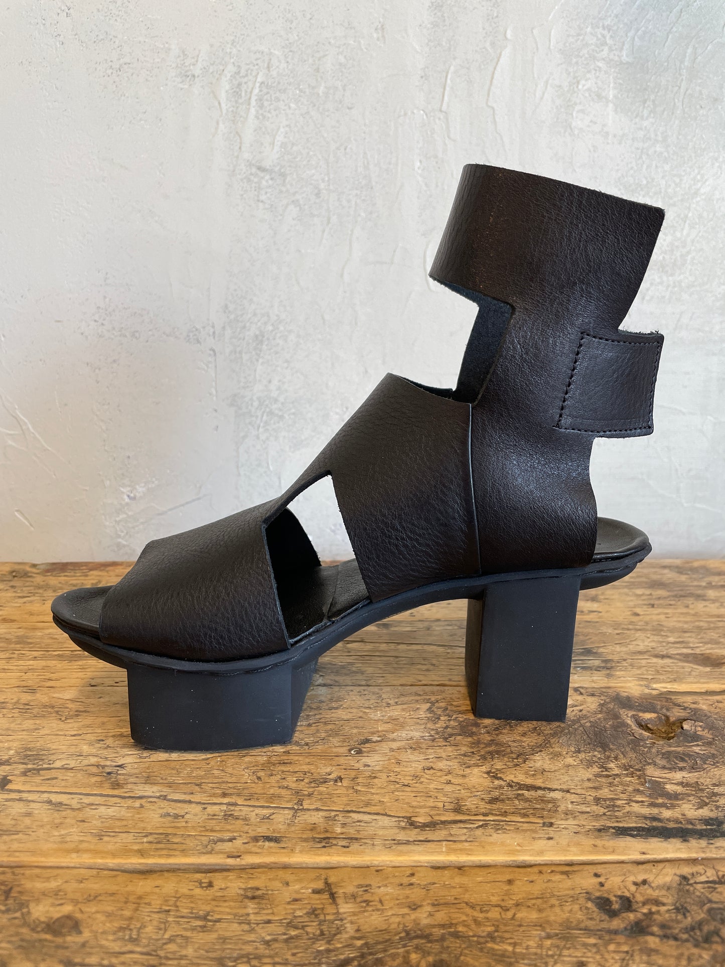 Schema in Black
