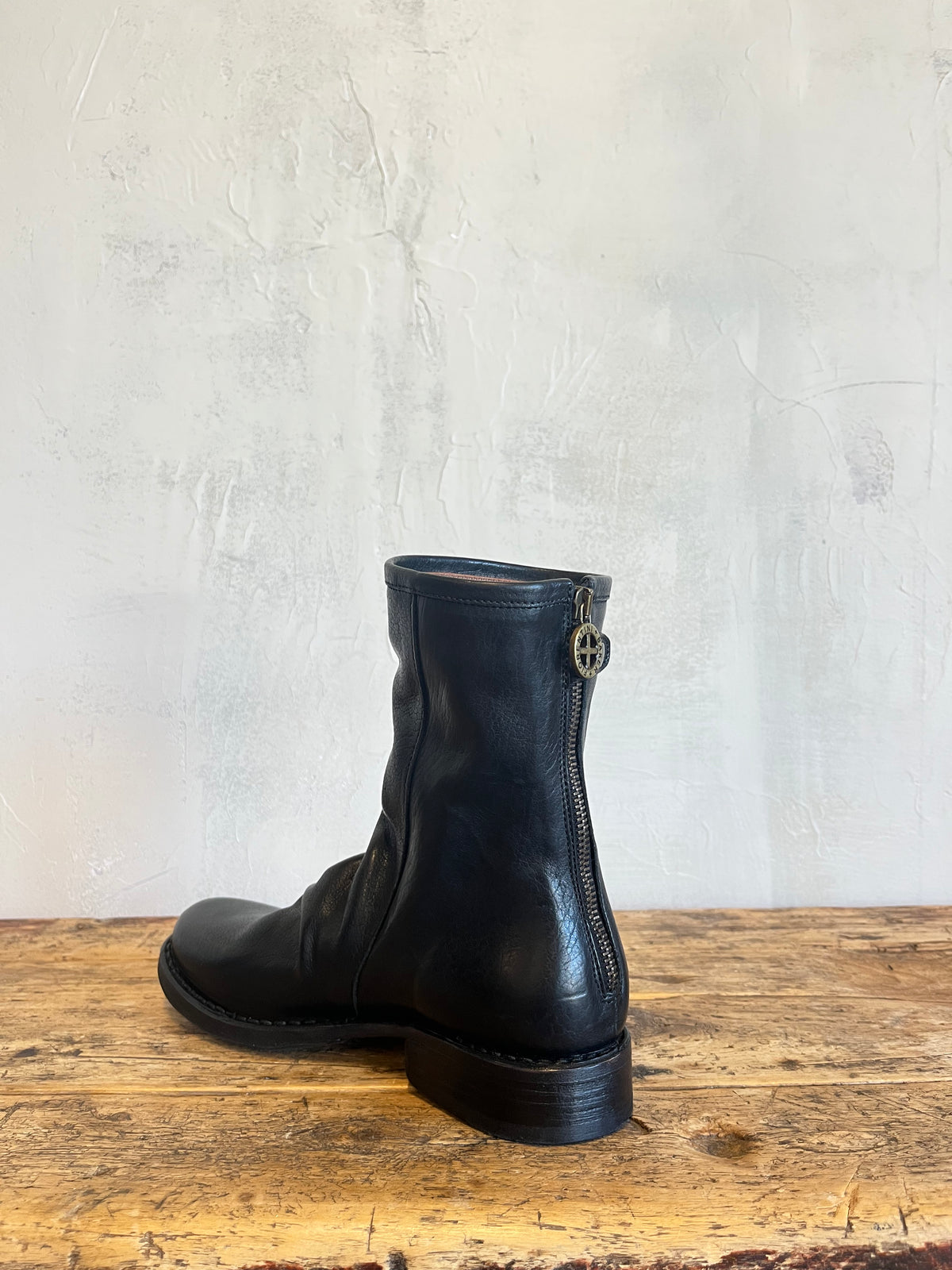 Fiorentini + Baker Evend in Kurni Nero