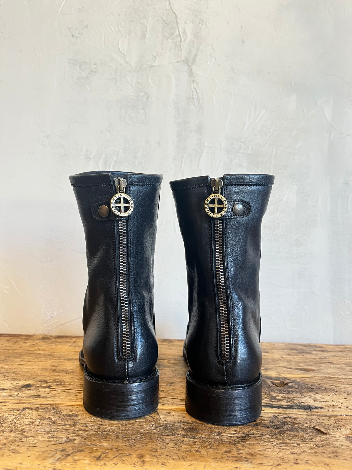 Fiorentini + Baker Evend in Kurni Nero