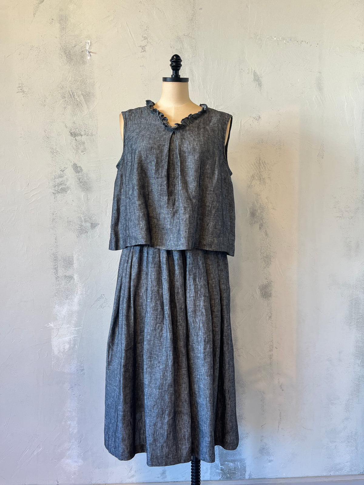 Knotium Linen Ruffle Neck Top