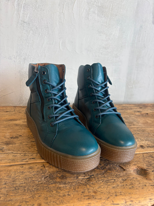 Saphire Boot